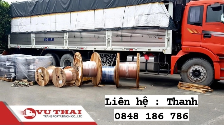 Chở hàng về H.Trần Văn Thời
